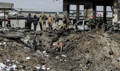 UKRAINE: PREMIERS MORTS CIVILS À LVIV LES COMBATS CONTINUENT À MARIOUPOL