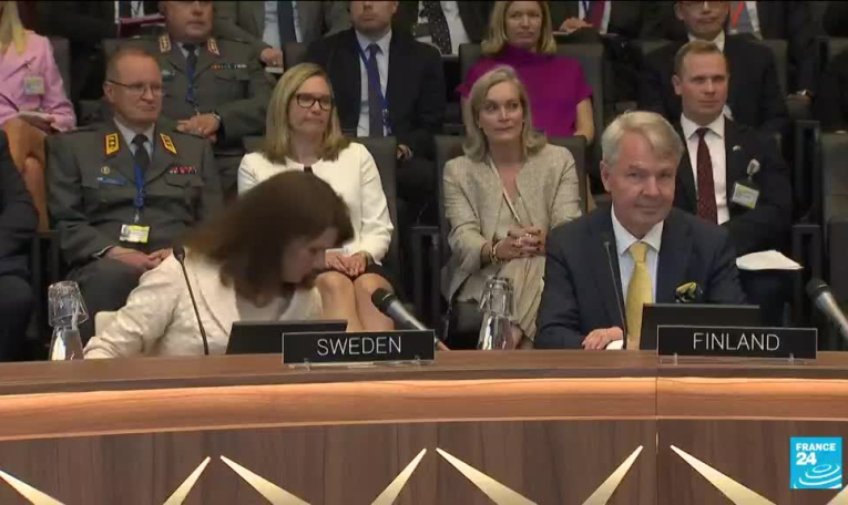 REPLAY - Lancement du processus d'adhésion de la Suède et la Finlande à l'Otan