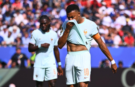 Kylian Mbappé sort touché à la cheville contre le Maroc