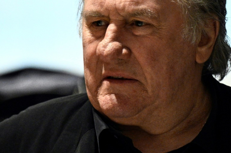 Gérard Depardieu le 27 mars 2025 au tribunal de Paris ( AFP / JULIEN DE ROSA )