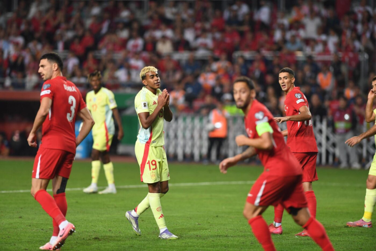 Lamine Yamal aurait perdu son passeport en Turquie