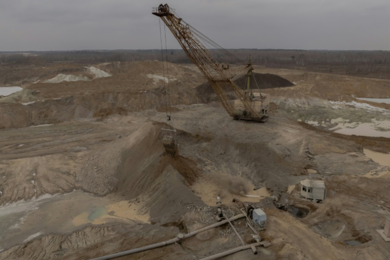 Une mine de titanium dans la région de Zhytomyr, en Ukraine, le 28 février 2025 ( AFP / Roman PILIPEY )