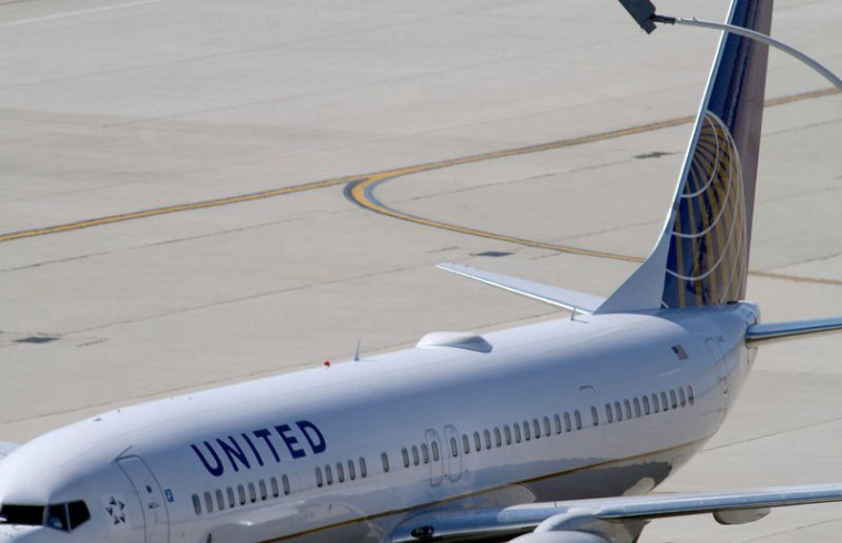 UNITED AIRLINES RÉDUIT SES LIAISONS INTERNATIONALES DE 85% EN AVRIL