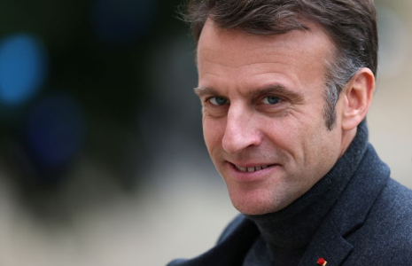 Macron a convié les partis politiques favorables à un compromis mardi, dit l'Elysée