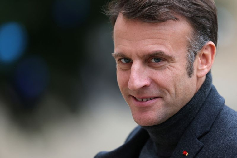 Macron a convié les partis politiques favorables à un compromis mardi, dit l'Elysée