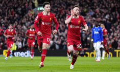 Premier League : Liverpool enlève le derby, City respire