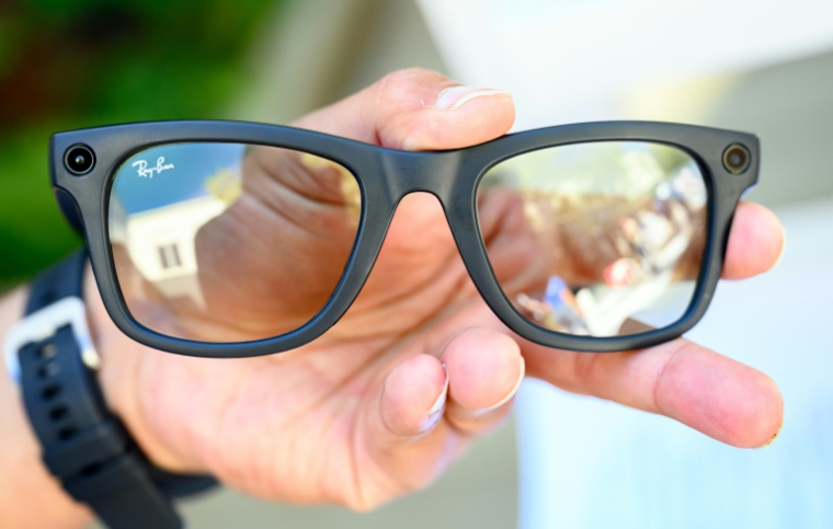 Des lunettes connectées Ray-Ban Meta deuxième génération présentées au siège de Meta à Menlo Park en Californie le 27 septembre 2023, aux Etats-Unis ( AFP / JOSH EDELSON )