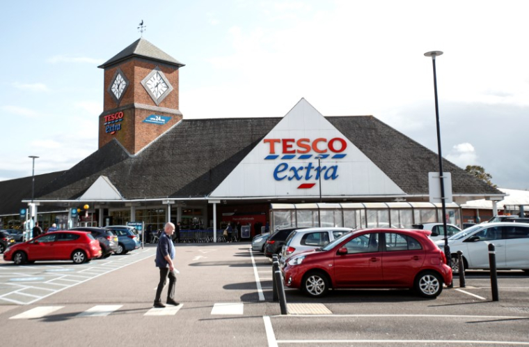 TESCO: LA CROISSANCE DES VENTES AU ROYAUME-UNI A RALENTI AU T1