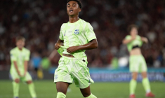 Le Barça prolonge un fils Kluivert