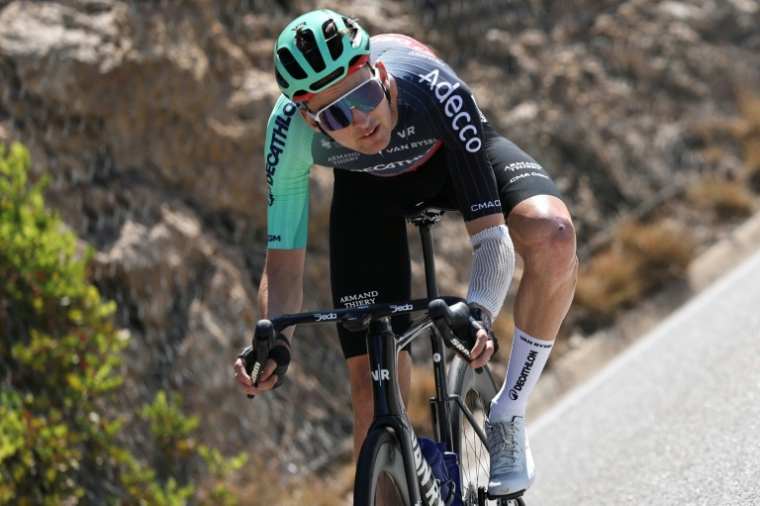 Le prodige français de Decathlon CMA CGM Paul Seixas à l'entraînement à la veille du départ du Tour de France, le 3 juillet 2026 dans les environs de Barcelone ( AFP / Anne-Christine POUJOULAT )