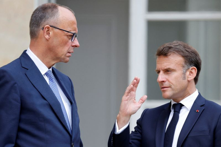 Emmanuel Macron rencontre le chancelier allemand Friedrich Merz à Paris