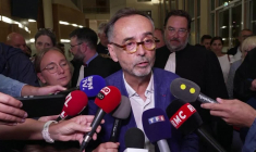Robert Ménard dénonce un réquisitoire "sévère" après son refus de marier un homme sous OQTF