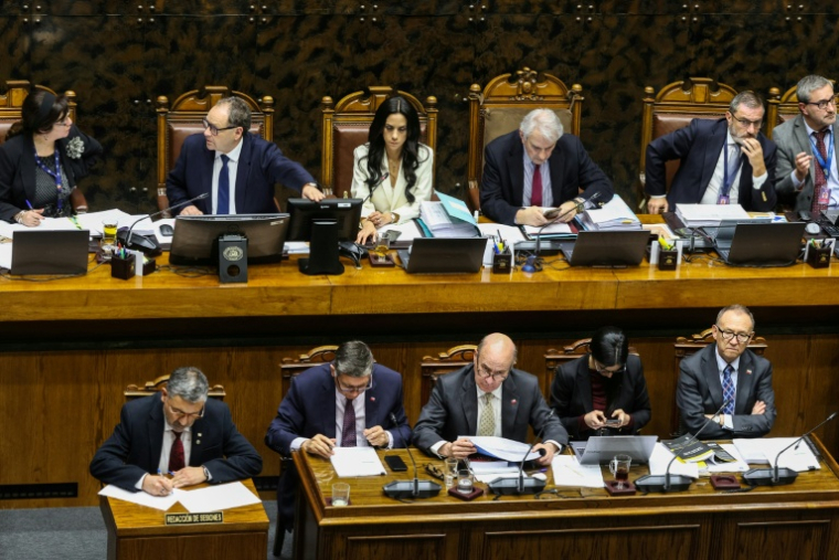 Le Sénat chilien débat du projet présidentiel de réforme économique à Valparaiso, le 15 juillet 2026 ( AFP / Cristobal BASAURE )