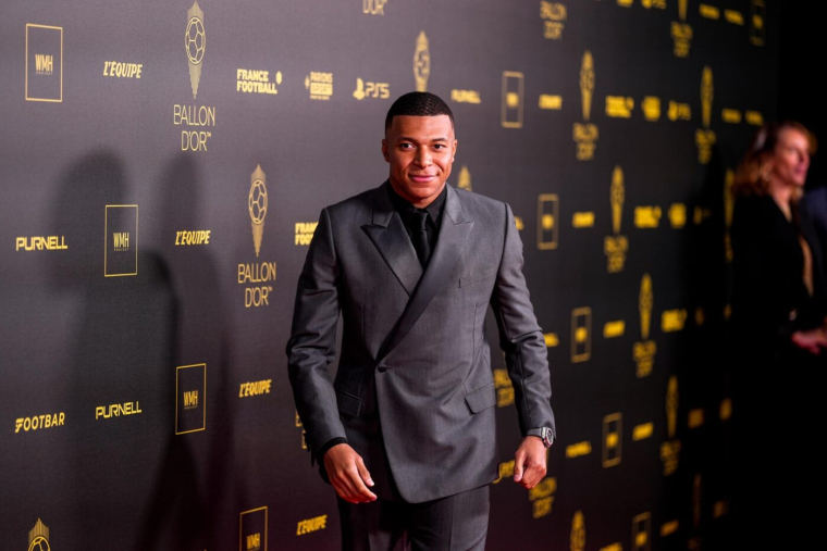 Le journaliste chinois a placé Mbappé hors du podium du Ballon d'or