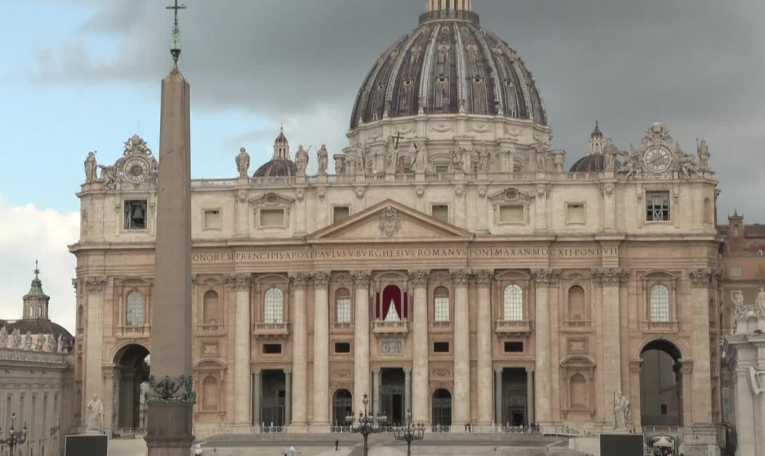 La place Saint-Pierre au deuxième jour du conclave