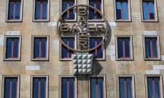 BAYER RELÈVE SES PRÉVISIONS DE BÉNÉFICE APRÈS UN BOND DES ACTIVITÉS AGRICOLES