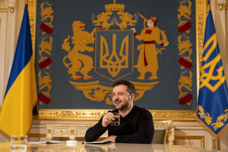 Le président ukrainien Zelenskiy participe à une interview avec Reuters à Kiev