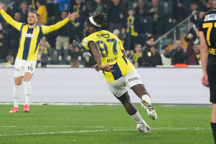 Saint-Maximin décisif pour ses débuts au Mexique