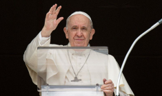 L'UKRAINE RÉVEILLE LE SPECTRE D'UN CONFLIT MONDIAL, DIT LE PAPE