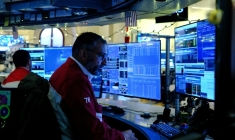 Un opérateur à la Bourse de New York le 16 décembre 2025 ( AFP / CHARLY TRIBALLEAU )