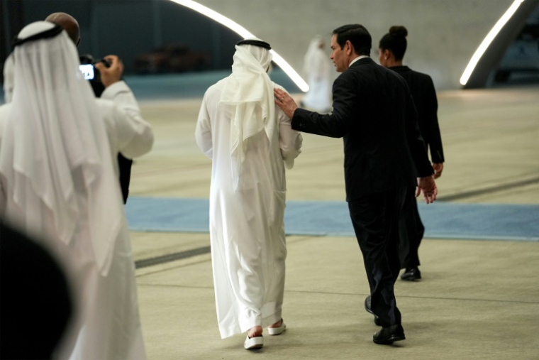Marco Rubio lors de son arrivée à Abou Dhabi, le 23 juin 2026. ( POOL / Eric Lee )