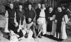 Reproduction d'une photo non datée des moines trappistes du monastère de Tibhirine à Médéa, en Algérie ( AFP / - )