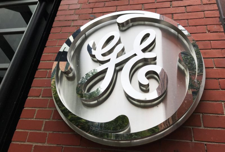 GE EN PERTE AU 2E TRIMESTRE, MAIS LIMITE SA CONSOMMATION DE TRÉSORERIE