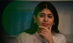 L'eurodéputée Rima Hassan (La France insoumise) en conférence de presse, le 3 avril 2026 à Paris ( AFP / Blanca CRUZ )