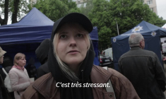 Des habitants réagissent aux attaques russes sur Kiev pendant la nuit