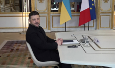 Volodymyr Zelensky et Emmanuel Macron s'entretiennent à l'Elysée