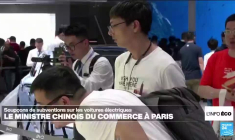 Véhicules électriques : le ministre chinois du commerce en France pour éviter des droits de douanes