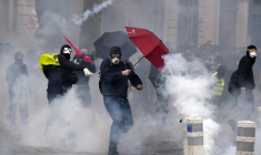 ( AFP / FRED TANNEAU )