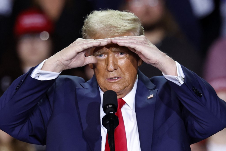 Donald Trump, à Grand Rapids, Michigan, le 5 novembre 2024 ( AFP / KAMIL KRZACZYNSKI )
