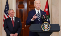 Le président américain Joe Biden s'adresse à la presse avec le roi Abdallah de Jordanie à la Maison Blanche à Washington