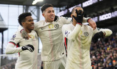 Chelsea maître de Londres, Villa suit le rythme