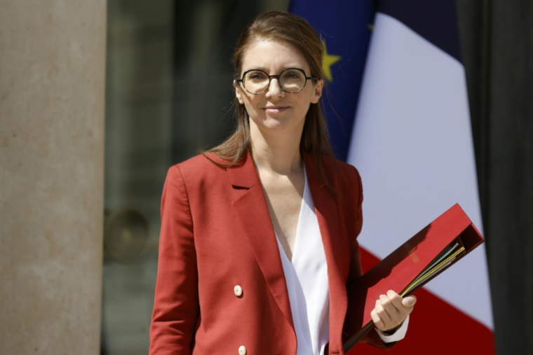 Aurore Bergé à la sortie du Conseil des ministres à l'Elysée, le 2 juillet 2025 ( AFP / Ludovic MARIN )