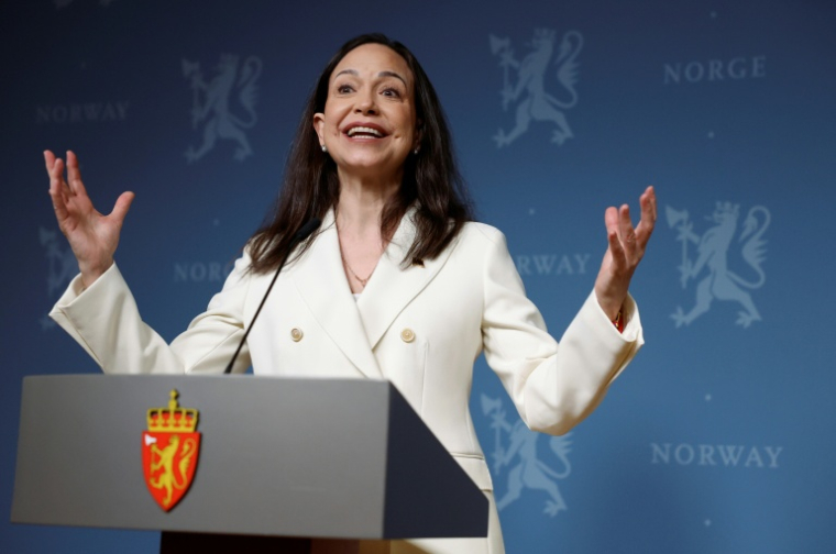 La Vénézuélienne Maria Corina Machado, lauréate du prix Nobel de la paix, lors d'une conférence de presse dans les locaux de représentation du gouvernement à Oslo, le 11 décembre 2025 en Norvège ( AFP / Odd ANDERSEN )