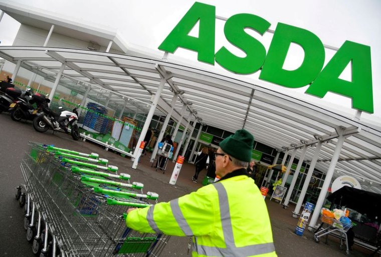 Photo d'archives d'un magasin ASDA à Londres, en Grande-Bretagne. /Photo prise le 28 avril 2018/REUTERS/Toby Melville