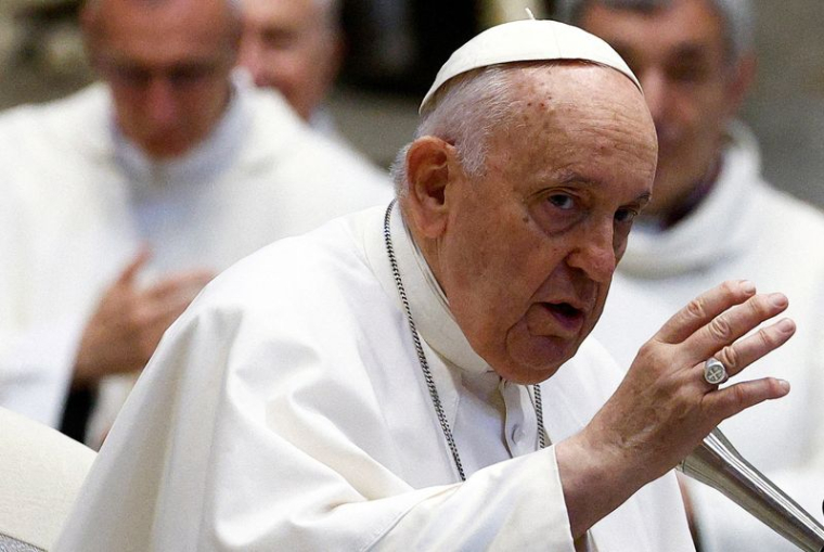 Le pape François dans la basilique Saint-Pierre, au Vatican