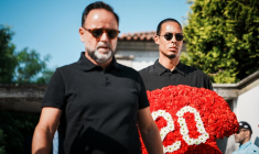 « C’est étrange de devoir continuer à jouer au football » : Van Dijk se confie sur la mort de Diogo Jota