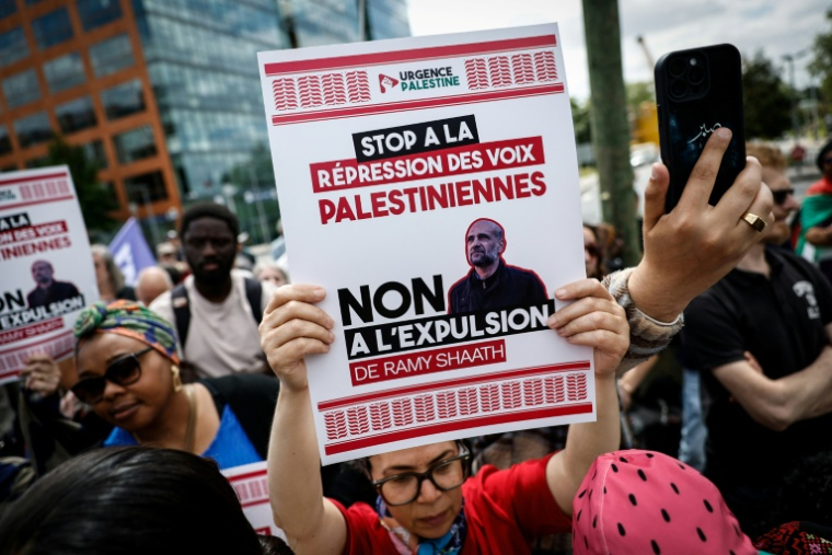 Manifestation de soutien au militant palestinien Ramy Shaath le 21 mai 2026 à Nanterre ( AFP / SIMON WOHLFAHRT )