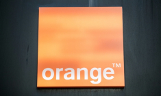 Le site d'Orange à Marseille, situé dans le quartier sensible de Saint-Mauront, a rouvert ses portes lundi matin, après une fermeture de quinze jours par mesure de sécurité ( AFP / Sameer Al-DOUMY )