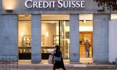 Le logo de Credit Suisse devant une succursal à Berne, en Suisse