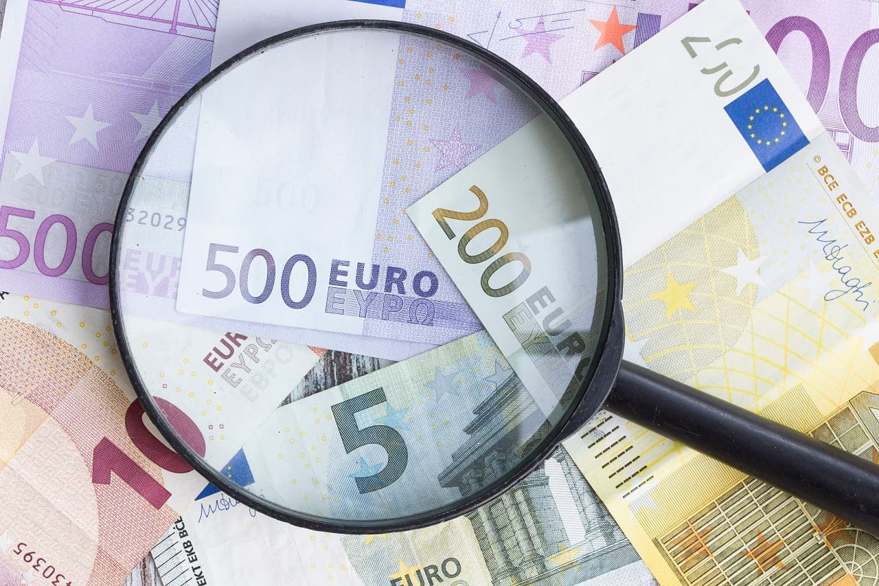 (Quels billets en euros encore en circulation en France ont de la valeur auprès des collectionneurs ? - Crédit photo : Adobe Stock)