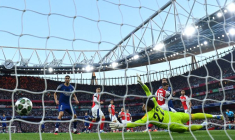 Le PSG s'impose sur la pelouse d'Arsenal