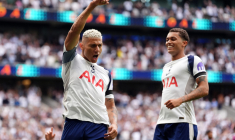 Tottenham et Richarlison se reprennent sur Burnley, première réussie pour Le Bris en Premier League