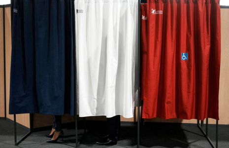 UN DEUXIÈME TOUR DES LÉGISLATIVES INCERTAIN POUR EMMANUEL MACRON