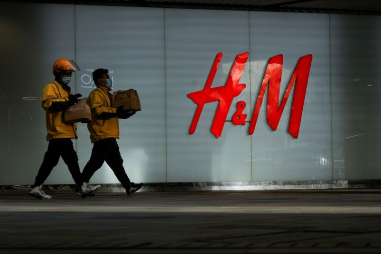 EN PERTE AU PREMIER TRIMESTRE, H&M VEUT REGAGNER LA CONFIANCE DES CLIENTS CHINOIS APRÈS LES CRITIQUES