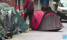 Des migrants campent à Dublin plutôt que d'être expulsés par Londres vers le Rwanda