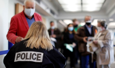 LA FRANCE ÉLARGIT SES MESURES DE CONTRÔLE RENFORCÉ AUX FRONTIÈRES